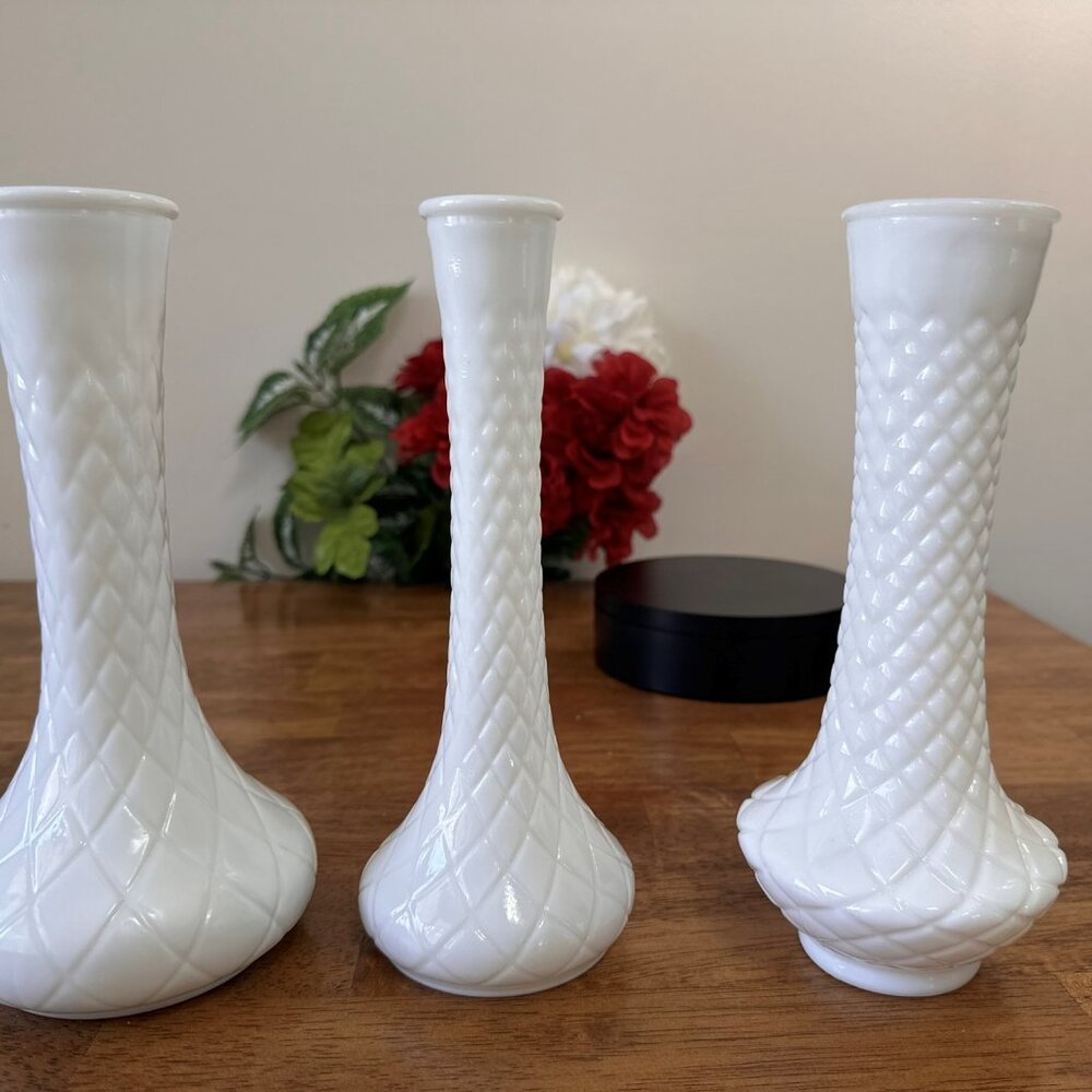 Vintage Milk Glass Vase Trio – Diamond Quilt Wedding Centrepiece‎ Set